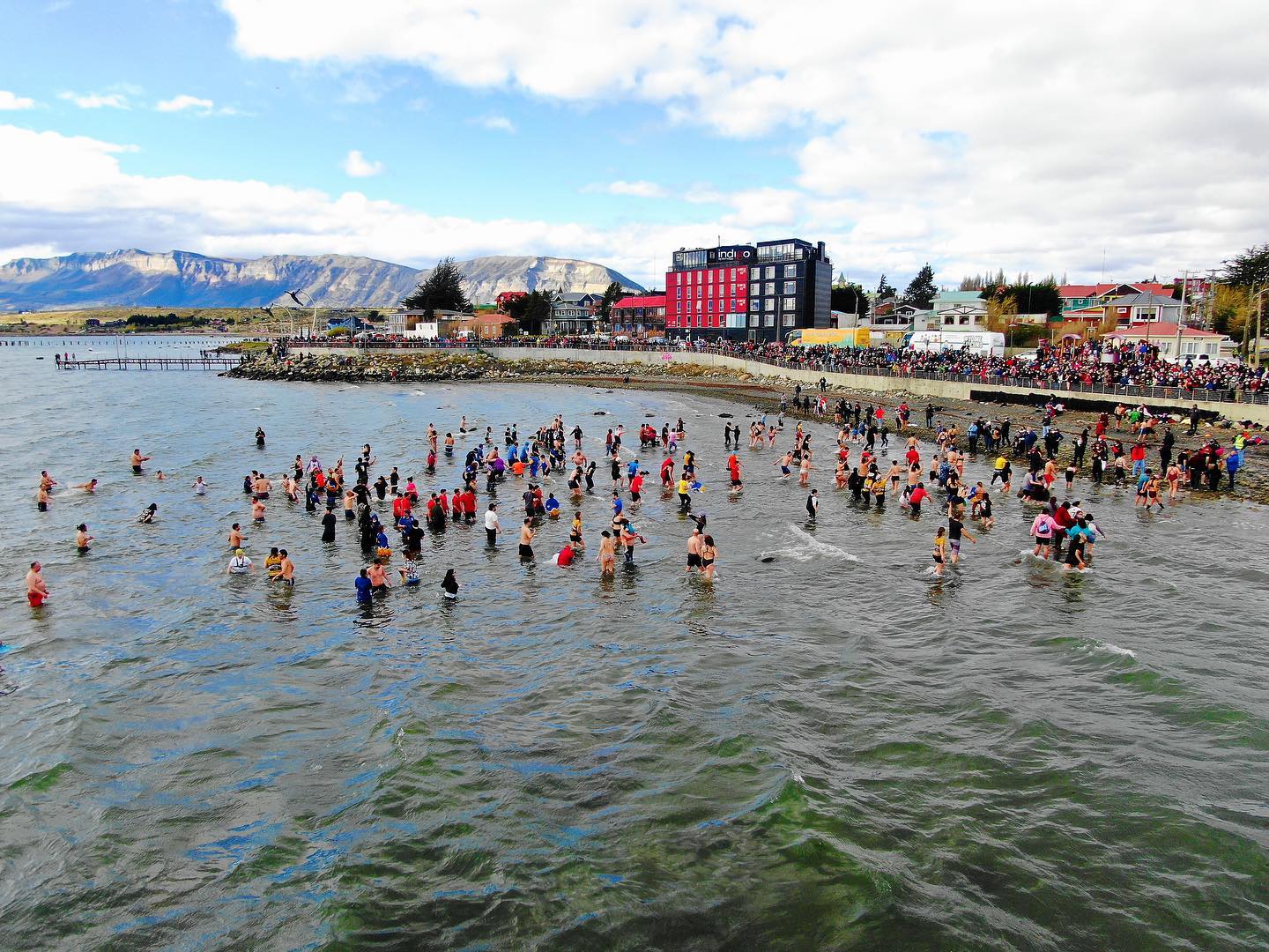 “Chapuzón de los Fiordos 2025”: vive una experiencia única en Puerto Natales