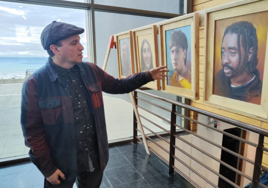 🎨 “Retratos del Alma Local” – 12 habitantes de Magallanes en pintura y fotografía