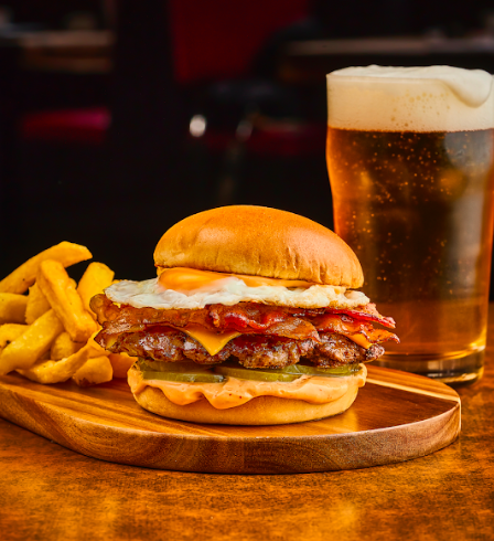 Mamut llega con todo a Punta Arenas: ribs, hamburguesas y el panorama perfecto para compartir en “manada”