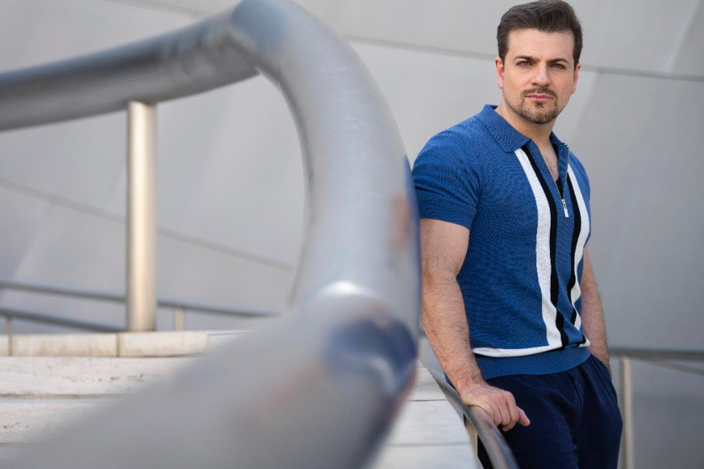 Pablo Azar brilla como el único actor latino en la comedia sobrenatural “Nurse the Dead”
